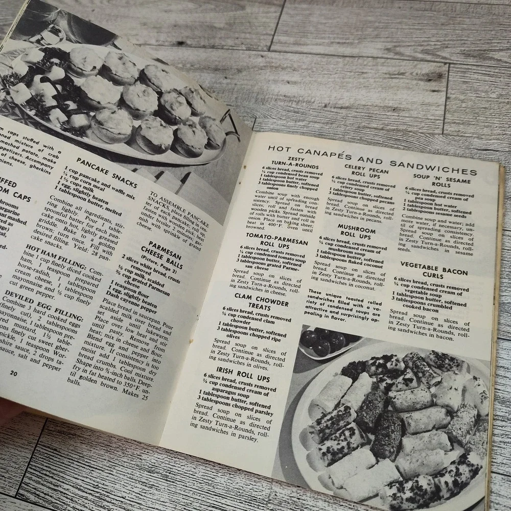 250 Tasty Snack Ideas for Entertaining Cookbook Booklet 1970 Vtg‎ Culinary Arts